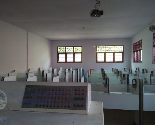 Laboratorium Bahasa STIKes Marendeng